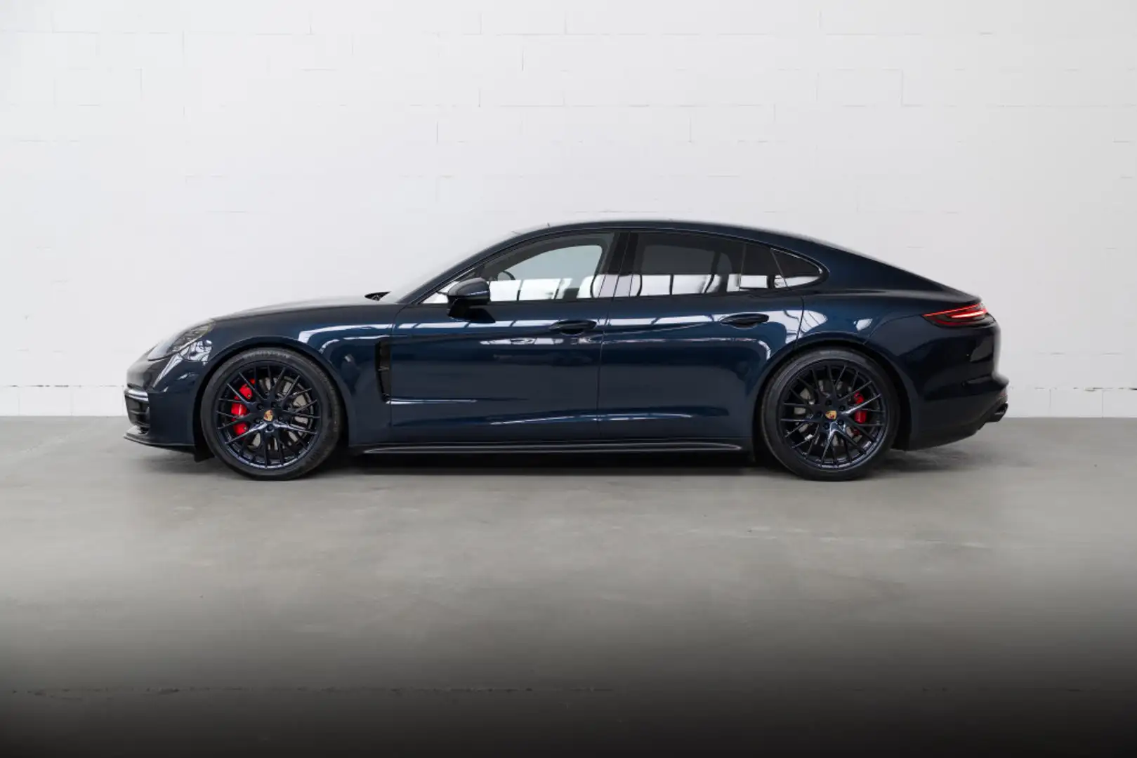 Porsche Panamera GTS I SoftClose I LEDmatrix I Approved Blauw - 2