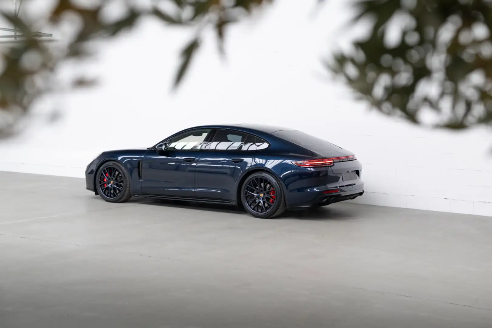 Porsche Panamera GTS I SoftClose I LEDmatrix I Approved Blauw - 1