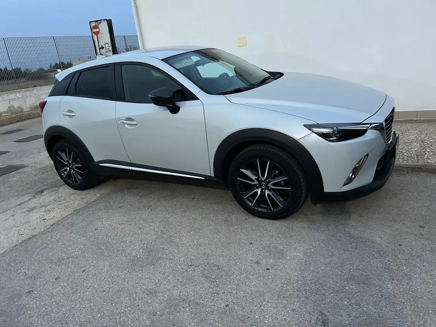 Mazda CX-3 CX-31.5d Exceed 2wd 105cv Grigio - 1