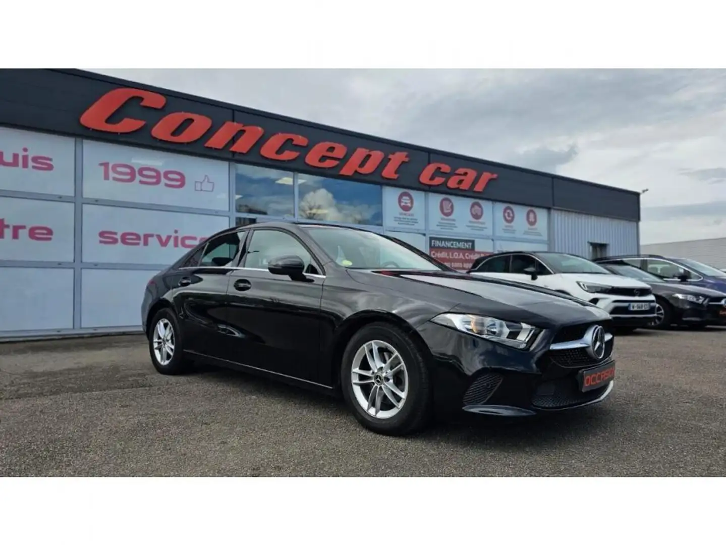 Mercedes-Benz Berline Business Line 180D BV 7G-DCT + CAMERA DE RECUL + CARPLAY Schwarz - 1