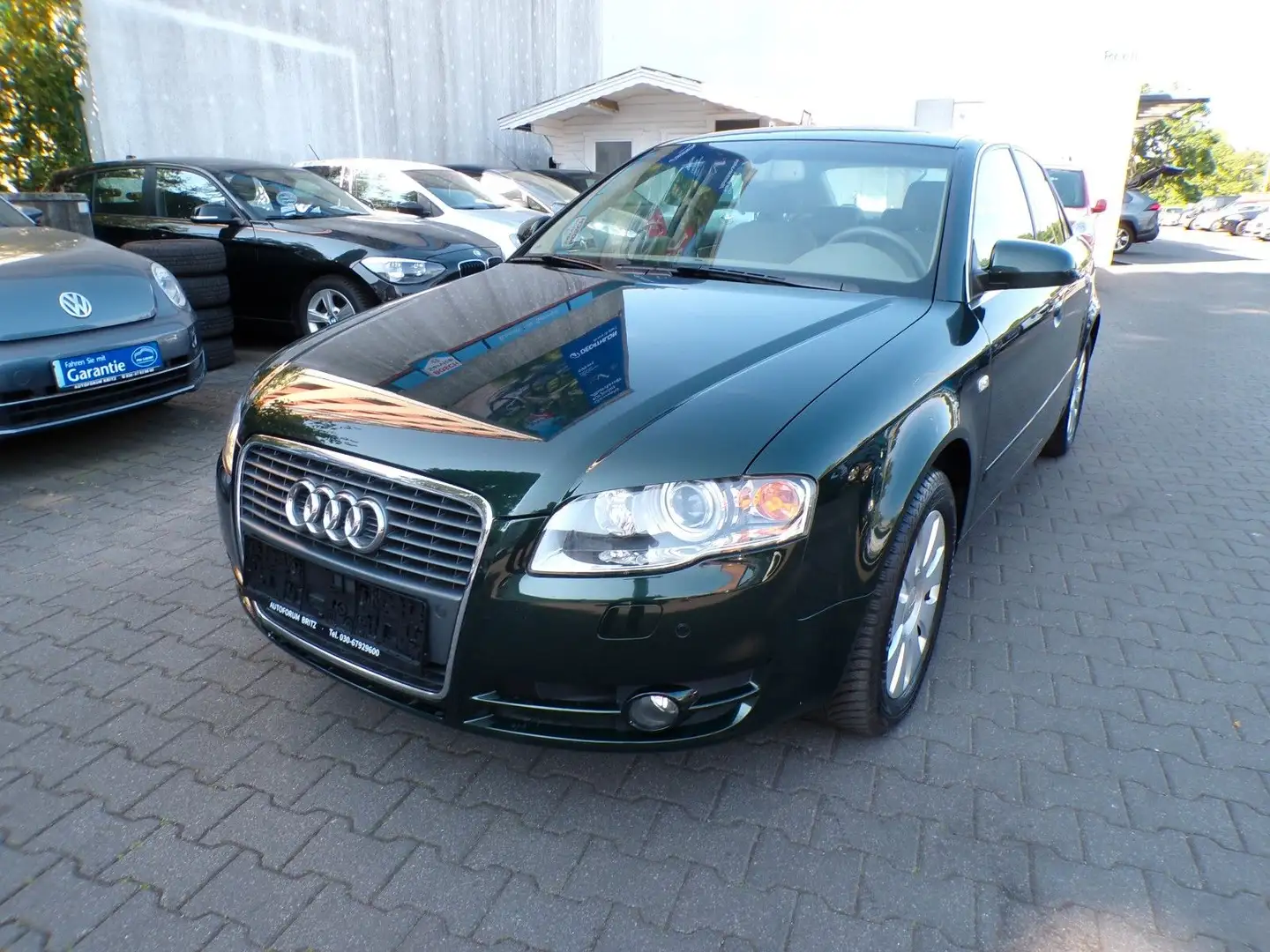 Audi A4 2.0  T FSI AUTOMATIK Grün - 1