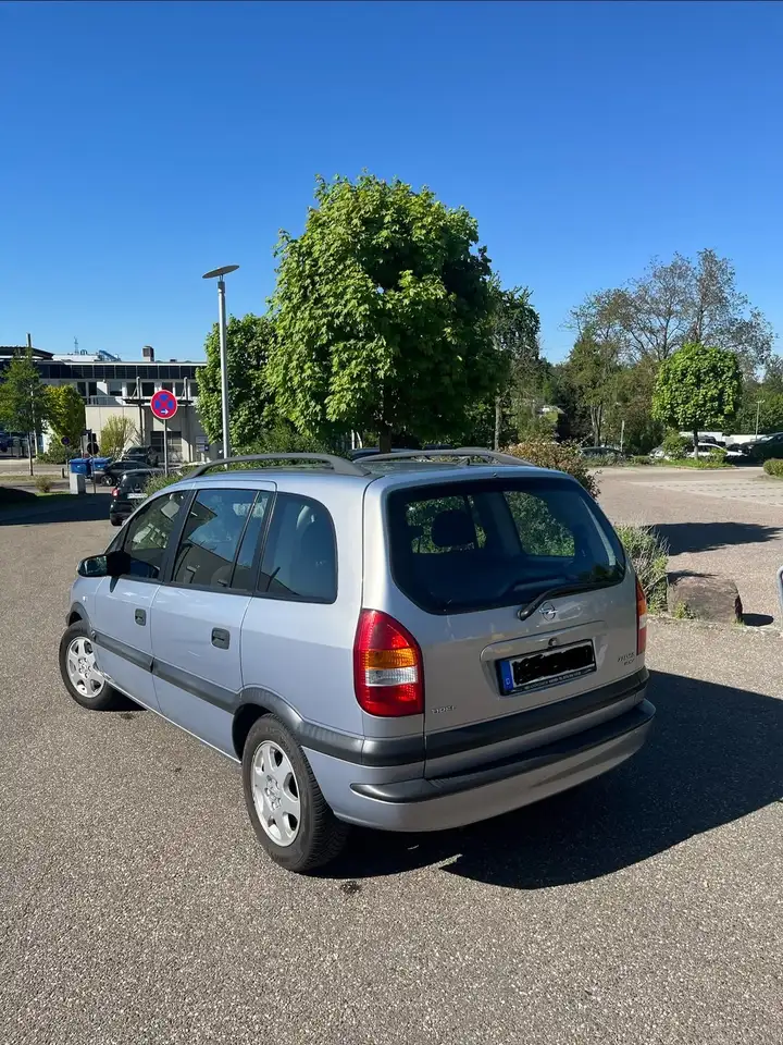 Opel Zafira 1.8 Elegance, foto 4