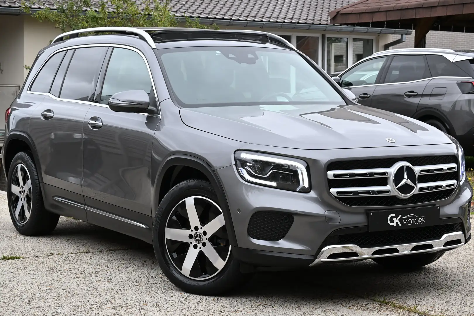 Mercedes-Benz GLB 200 d PANORAMA 7 PL Memory Camera Navi Xenon Leder ! Grijs - 2