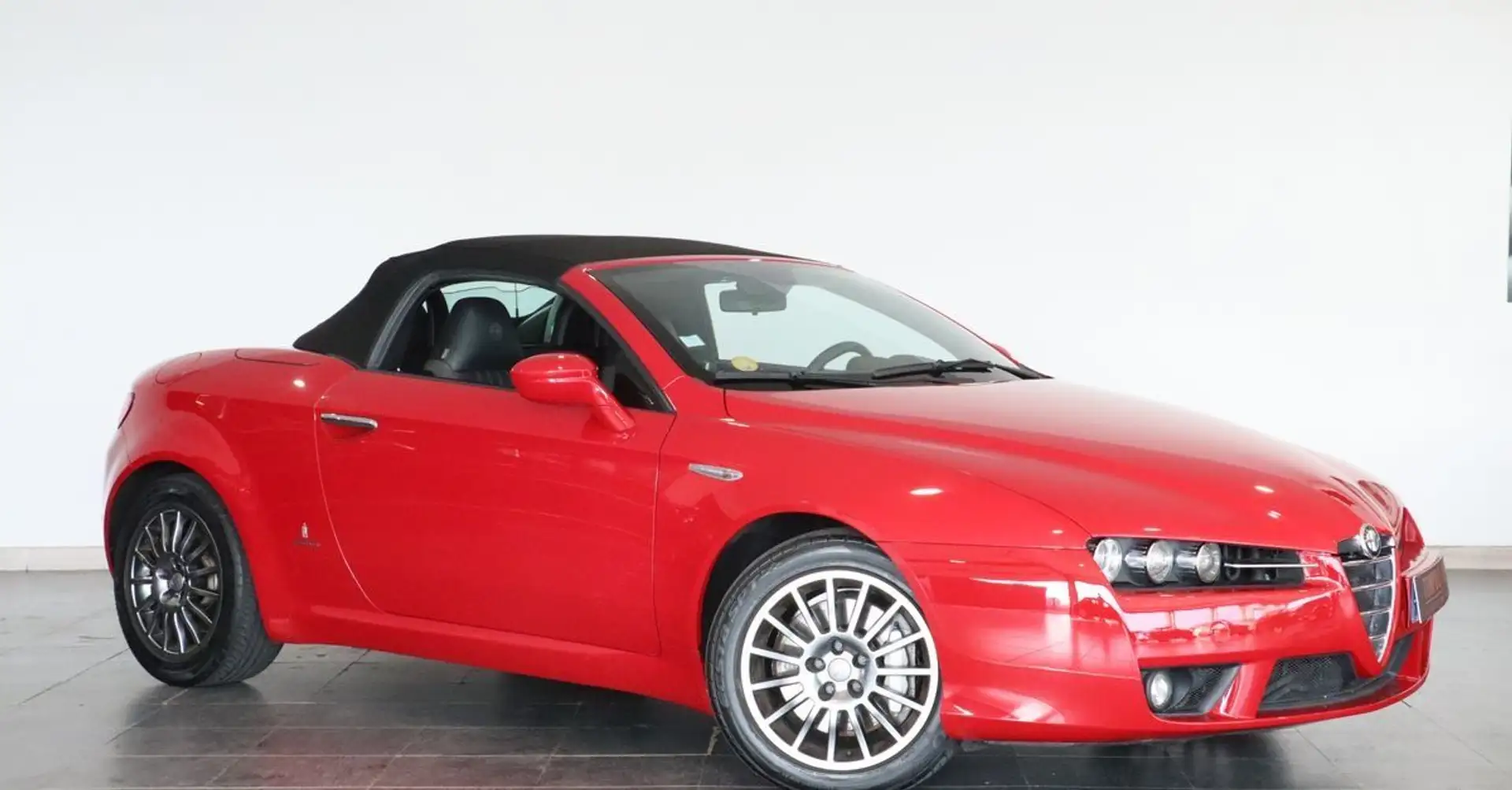 Alfa Romeo Spider 2.4 jtdm 200ch Rot - 2