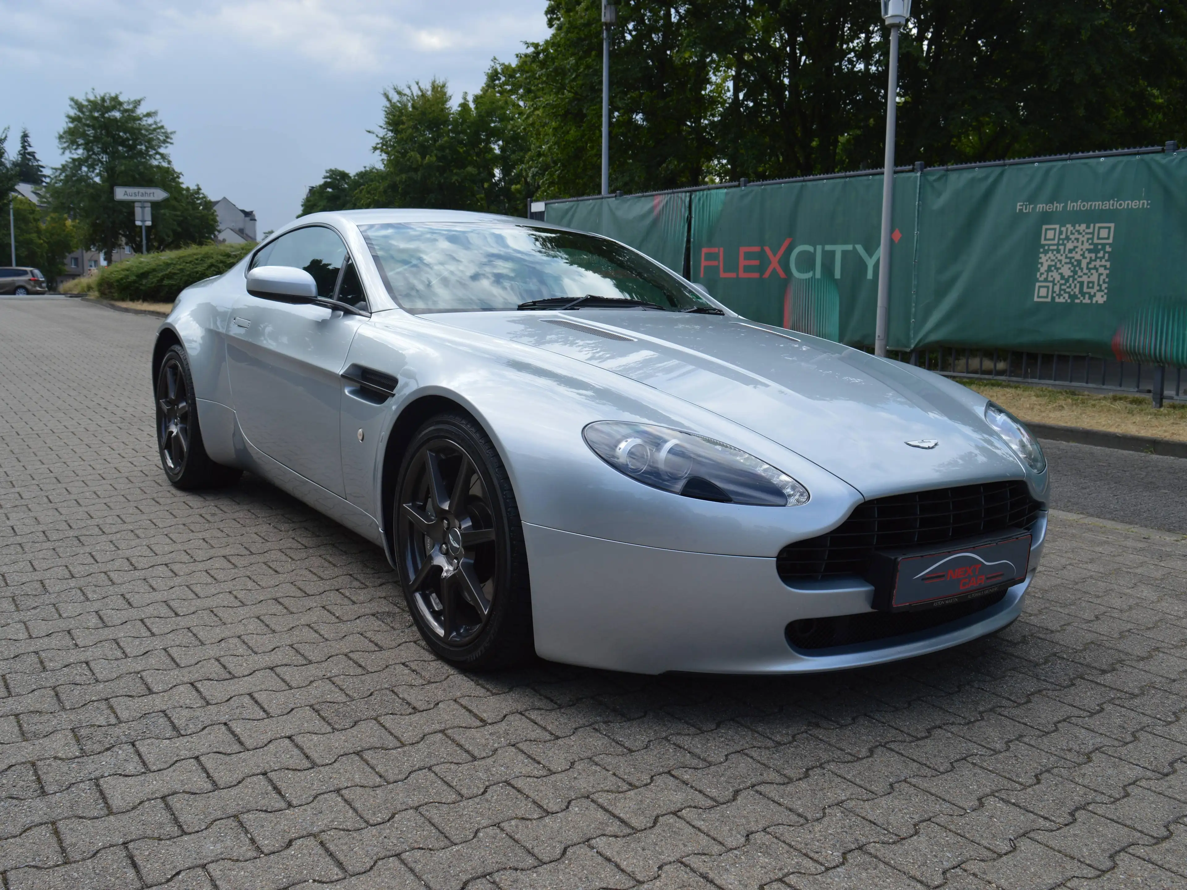 Aston Martin Vantage V8 Vantage*Leder*PDC* — photo 4