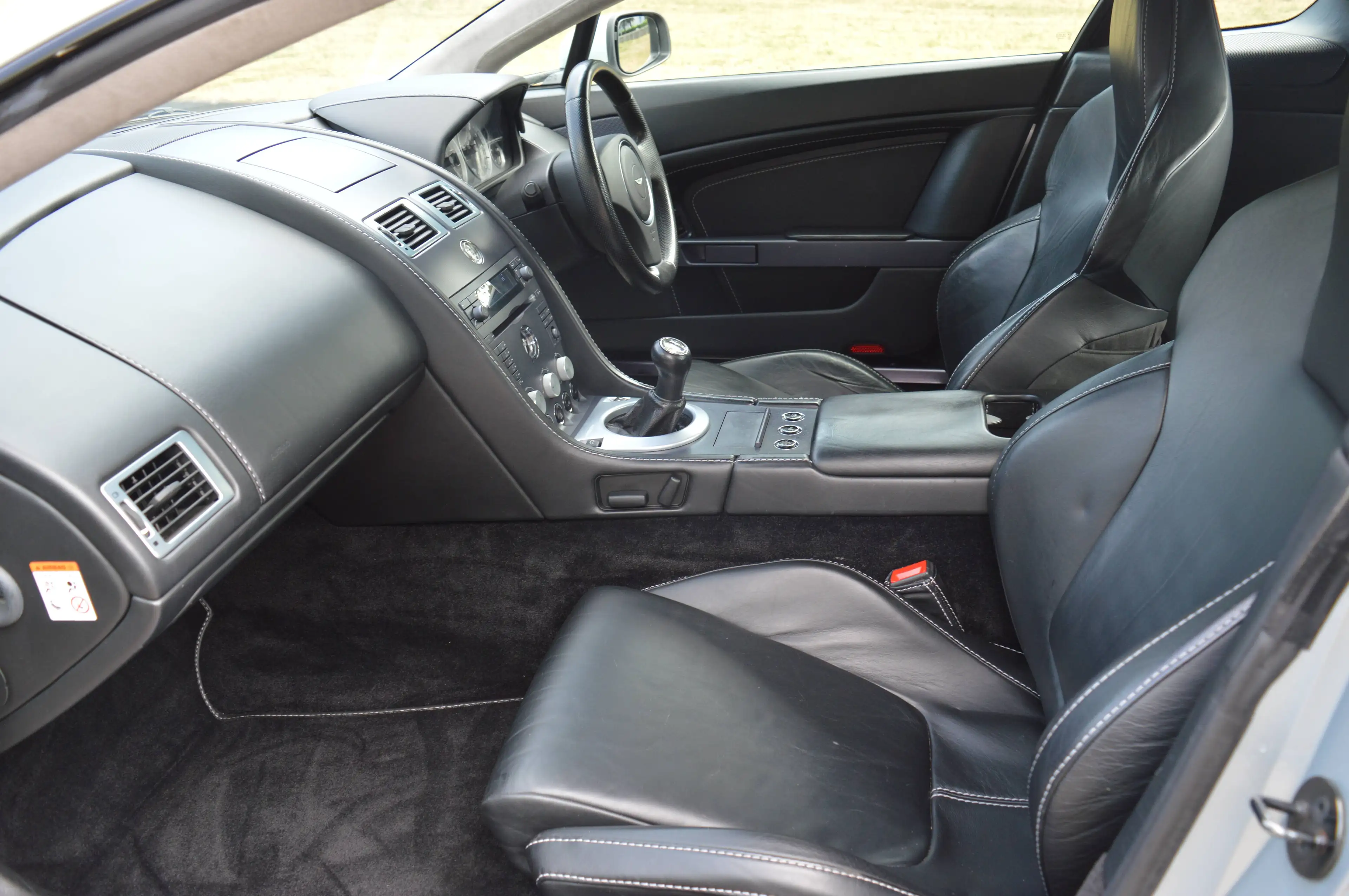 Aston Martin Vantage V8 Vantage*Leder*PDC* — photo 10