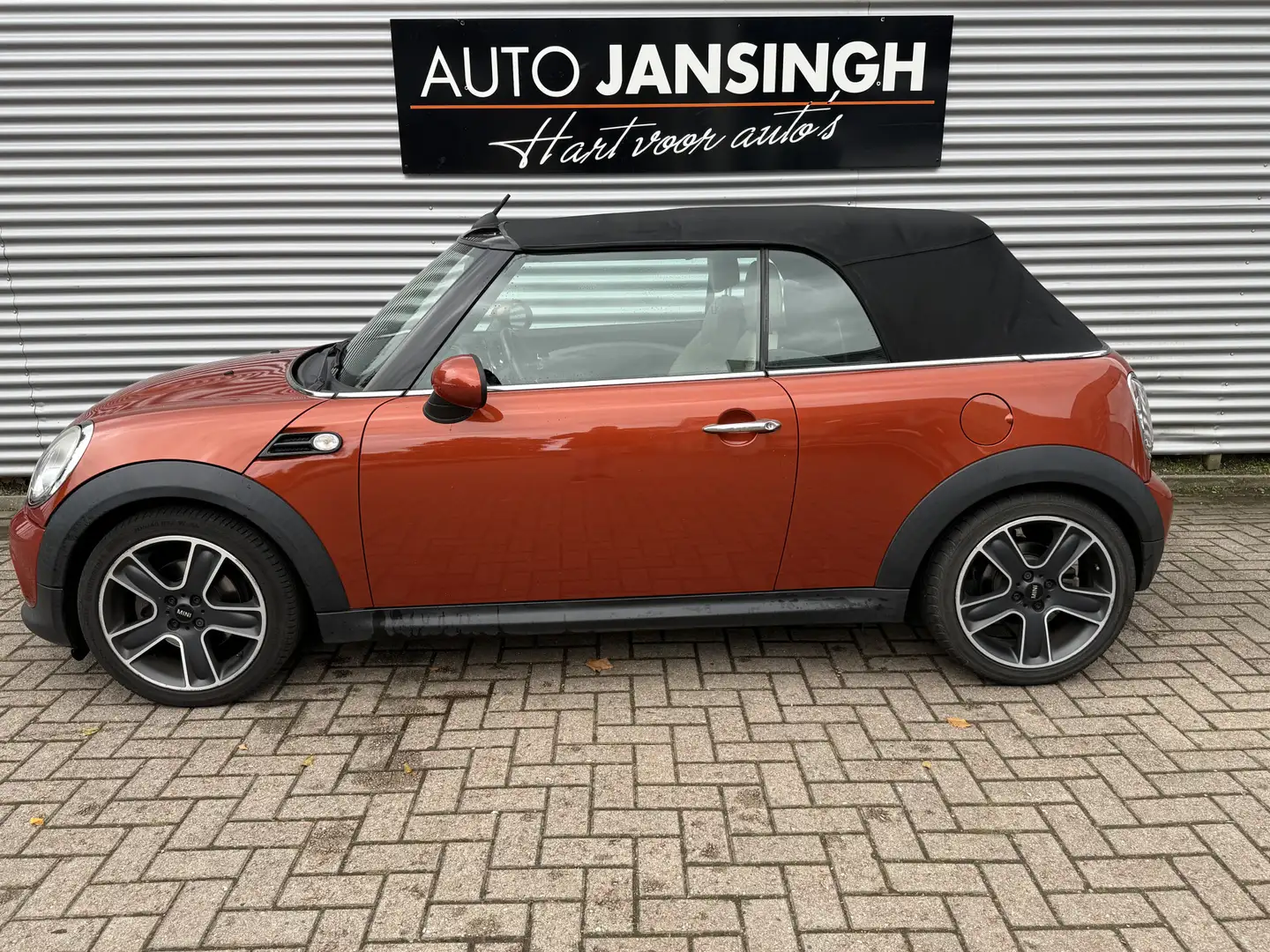 MINI Cooper Cabrio Mini 1.6 Chili Automaat!! | Stoelverwarming | Leer Oranje - 2