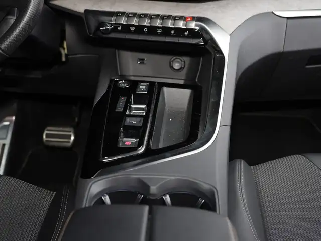 Peugeot 3008 view 10