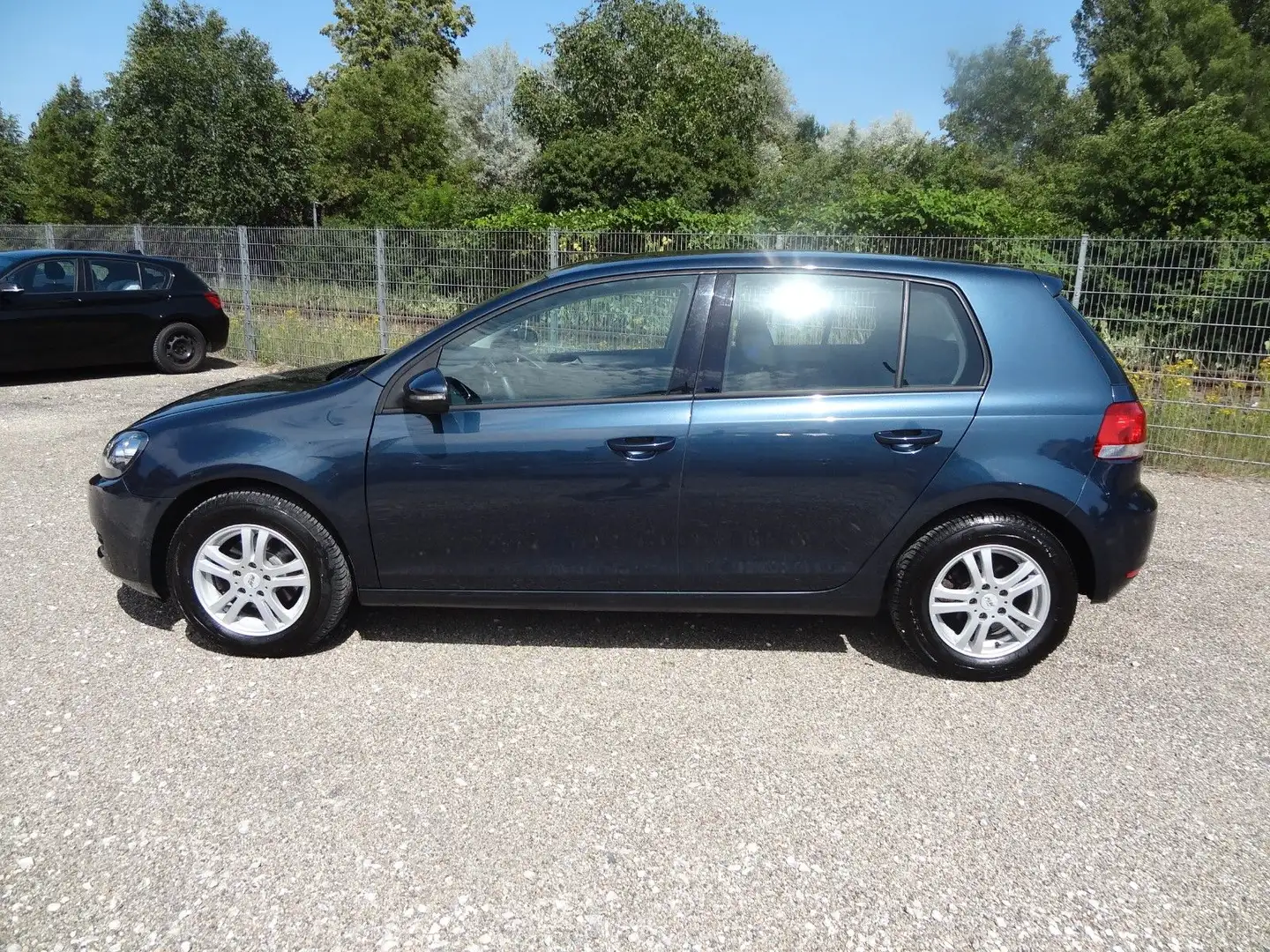 Volkswagen Golf VI Trendline/TDI/105PS/PDC/Klima/SitzH/81TK Bleu - 2