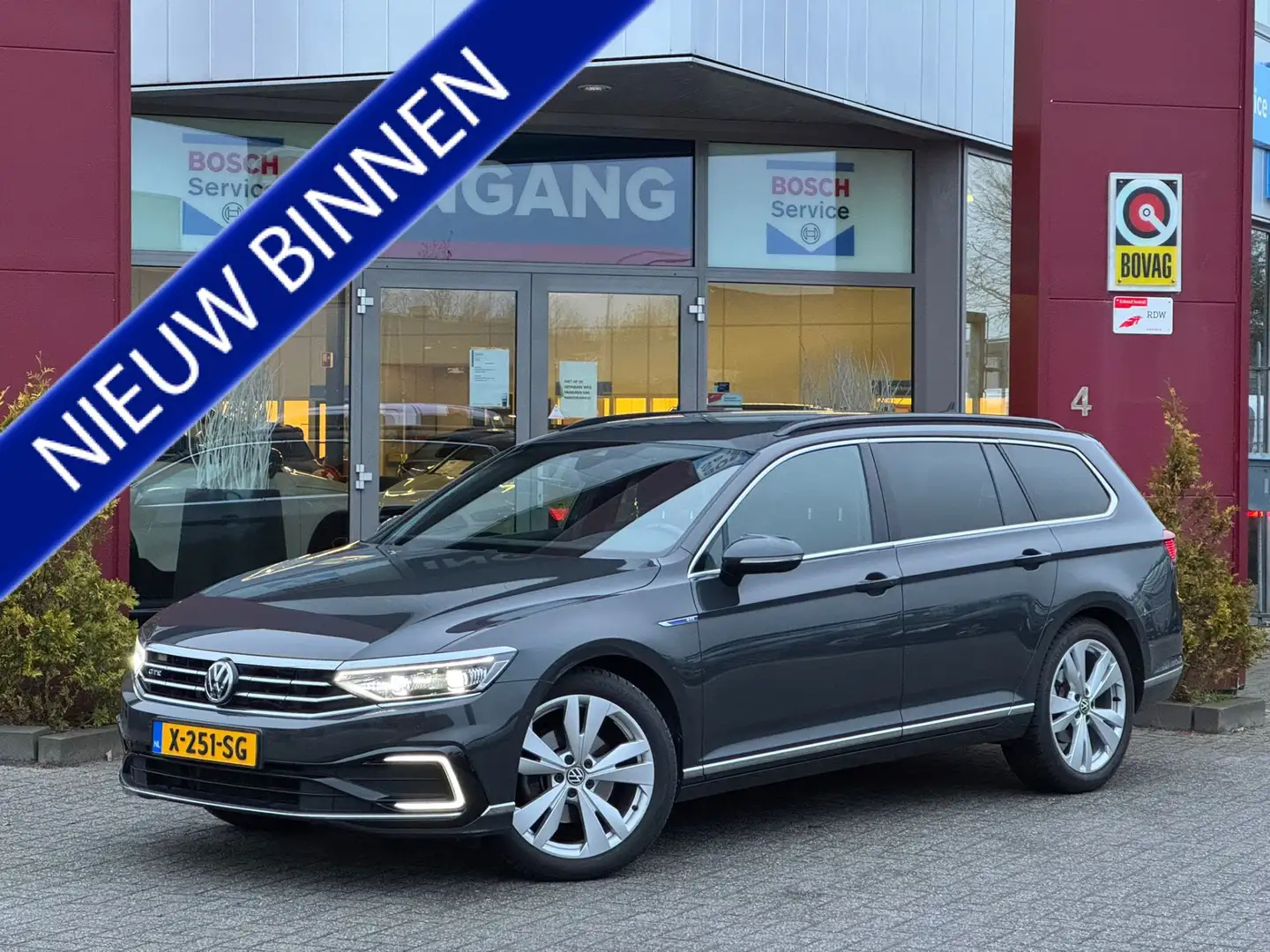 Volkswagen Passat Variant 1.4 TSI PHEV GTE Business Grau - 1