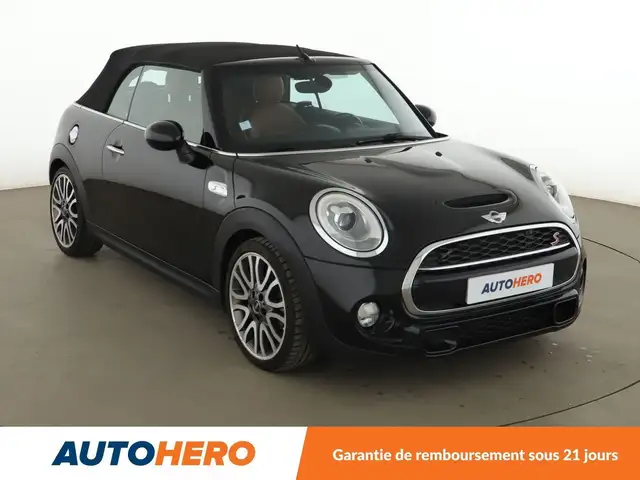 Mini Convertible view 8