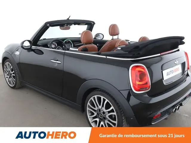 Mini Convertible view 15