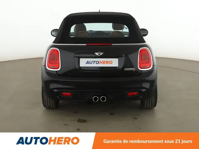Mini Convertible view 5