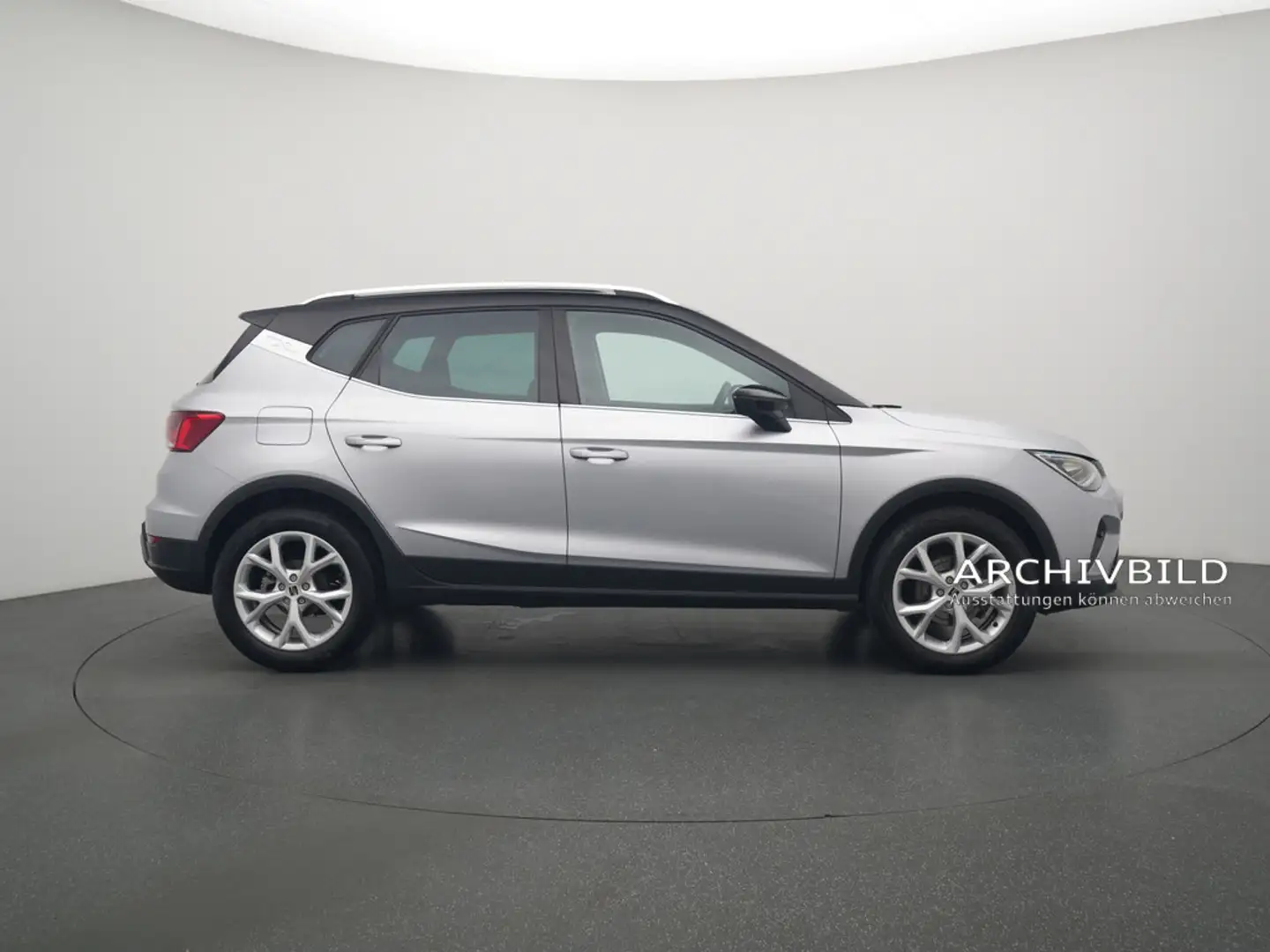 SEAT Arona Xperience DSG VIRT CARPLAY LED PORT NAV Silber - 2