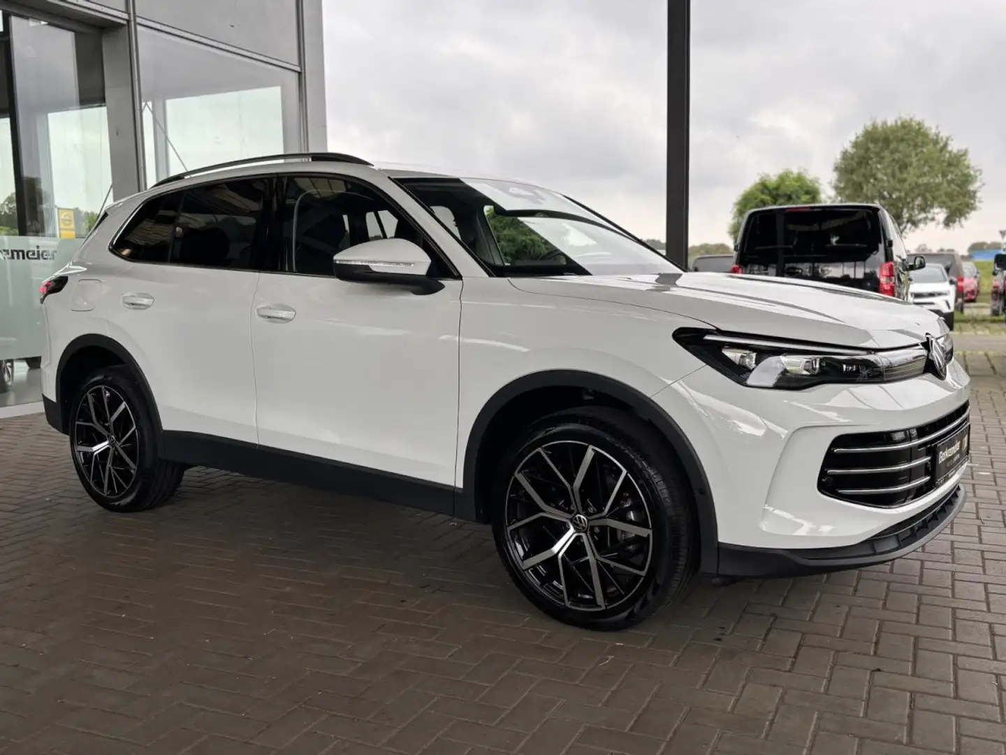 Volkswagen Tiguan 2.0 TDI 4Motion Elegance **PanoDach/AHK** Weiß - 2