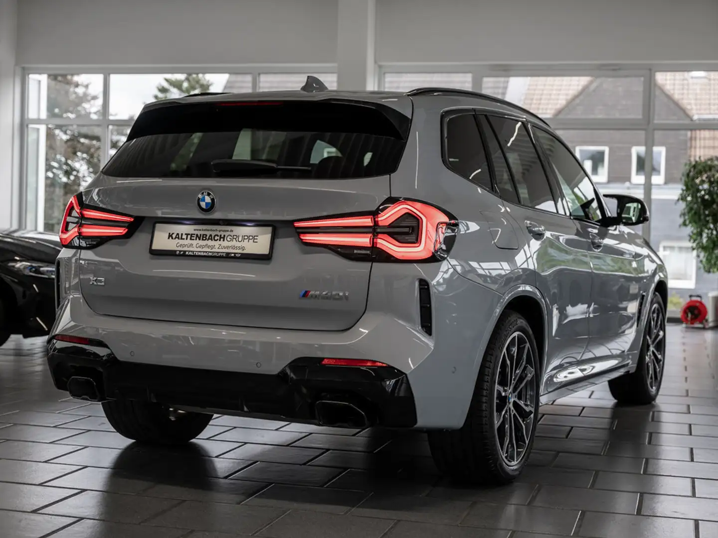 BMW X3 40i xDrive FACEL. PANO HUD LASER LED W-LAN M Grau - 2