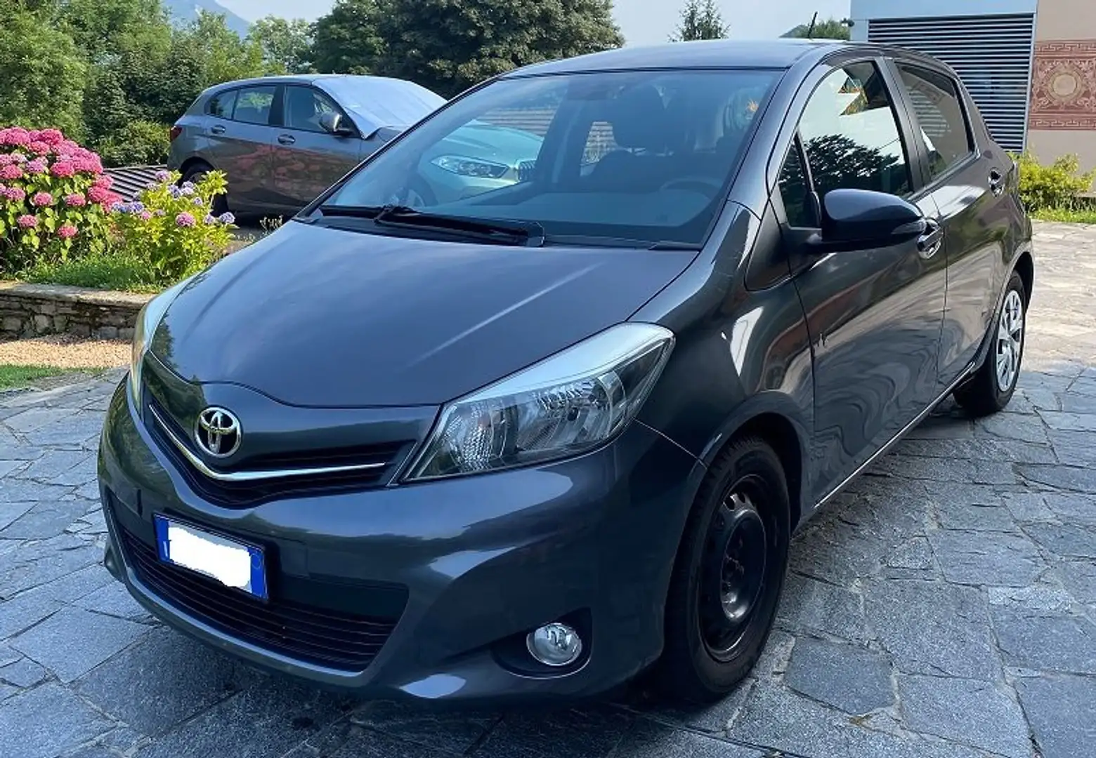Toyota Yaris Yaris III 2014 5p 1.3 Lounge s/CL Grigio - 1