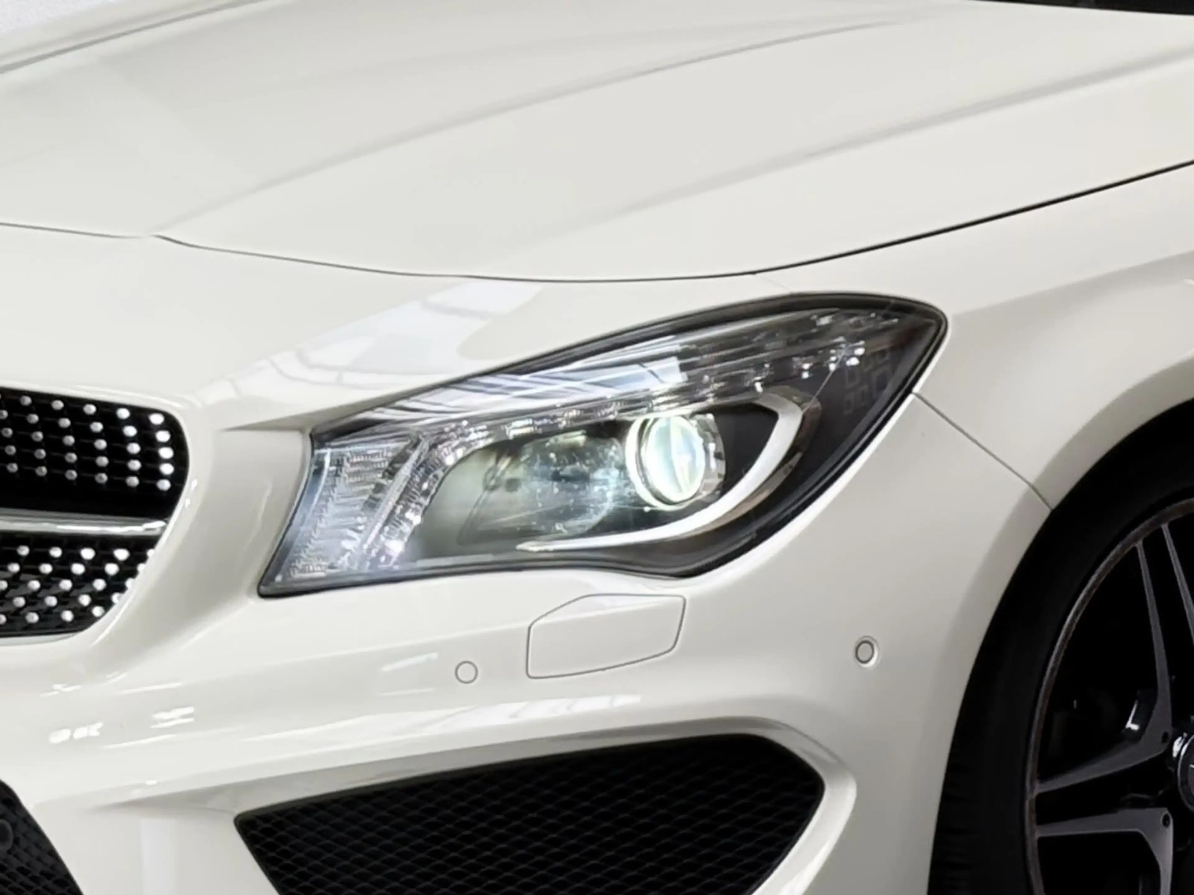 Mercedes-Benz CLA 180 AMG LINE/NIGHT-PAKET/BI-XENON/KLIMA/SHZ — photo 2