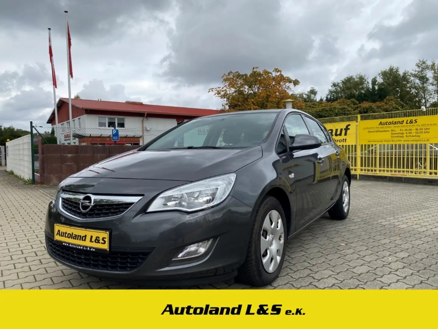 Opel Astra J Design Edition 1.4, 1.Hand,Scheckheft,Klima,Allw Grijs - 1