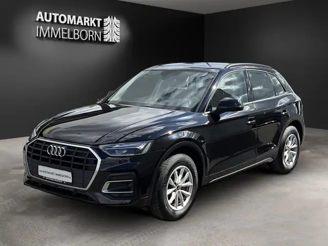 Audi Q5 view 4