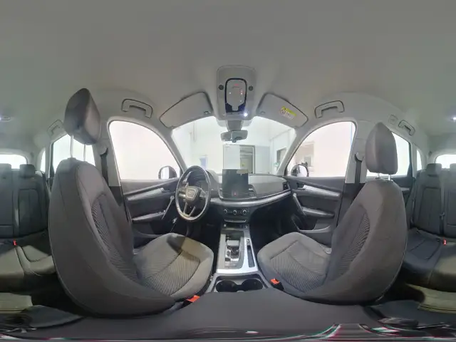 Audi Q5 view 13