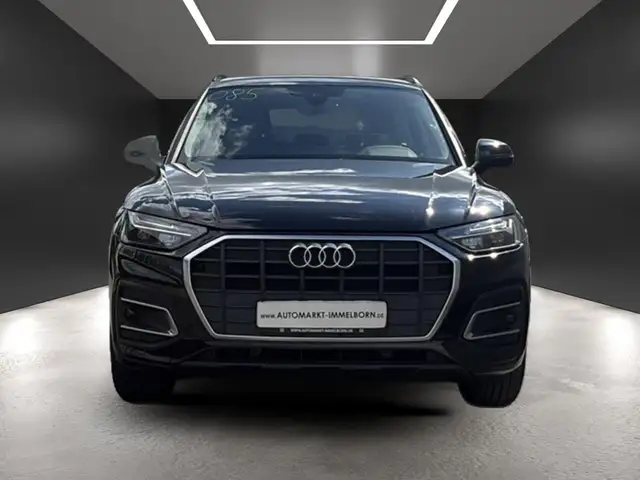 Audi Q5 view 9