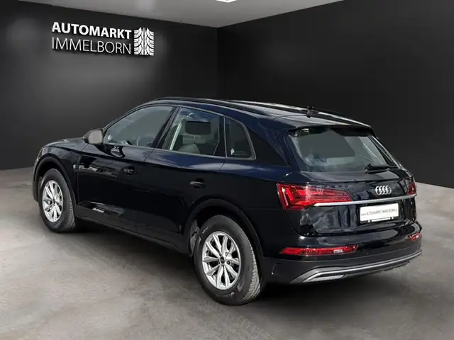 Audi Q5 view 6
