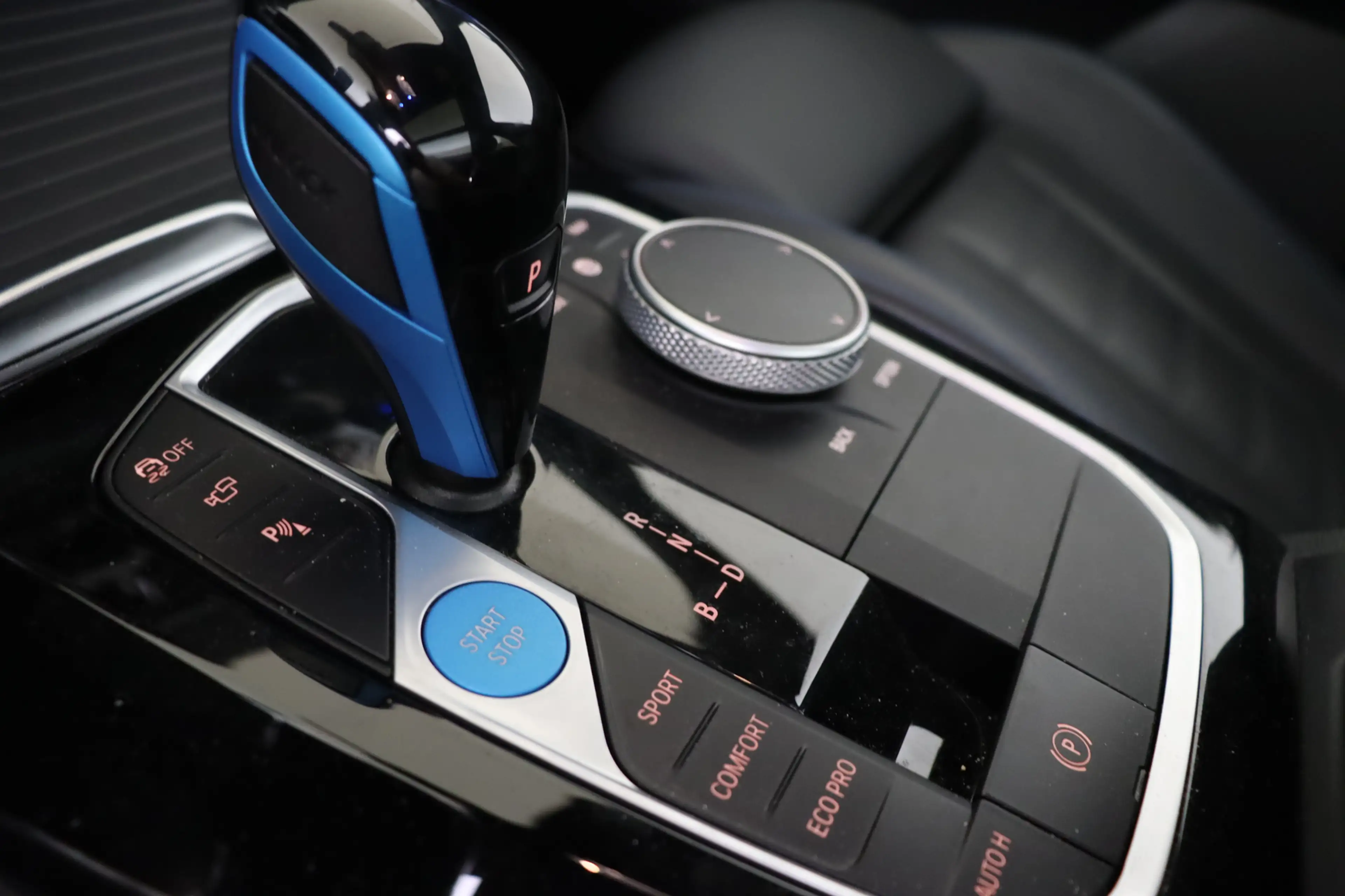 BMW iX3 High Executive / Trekhaak / Sportstoelen / Laserli — photo 6