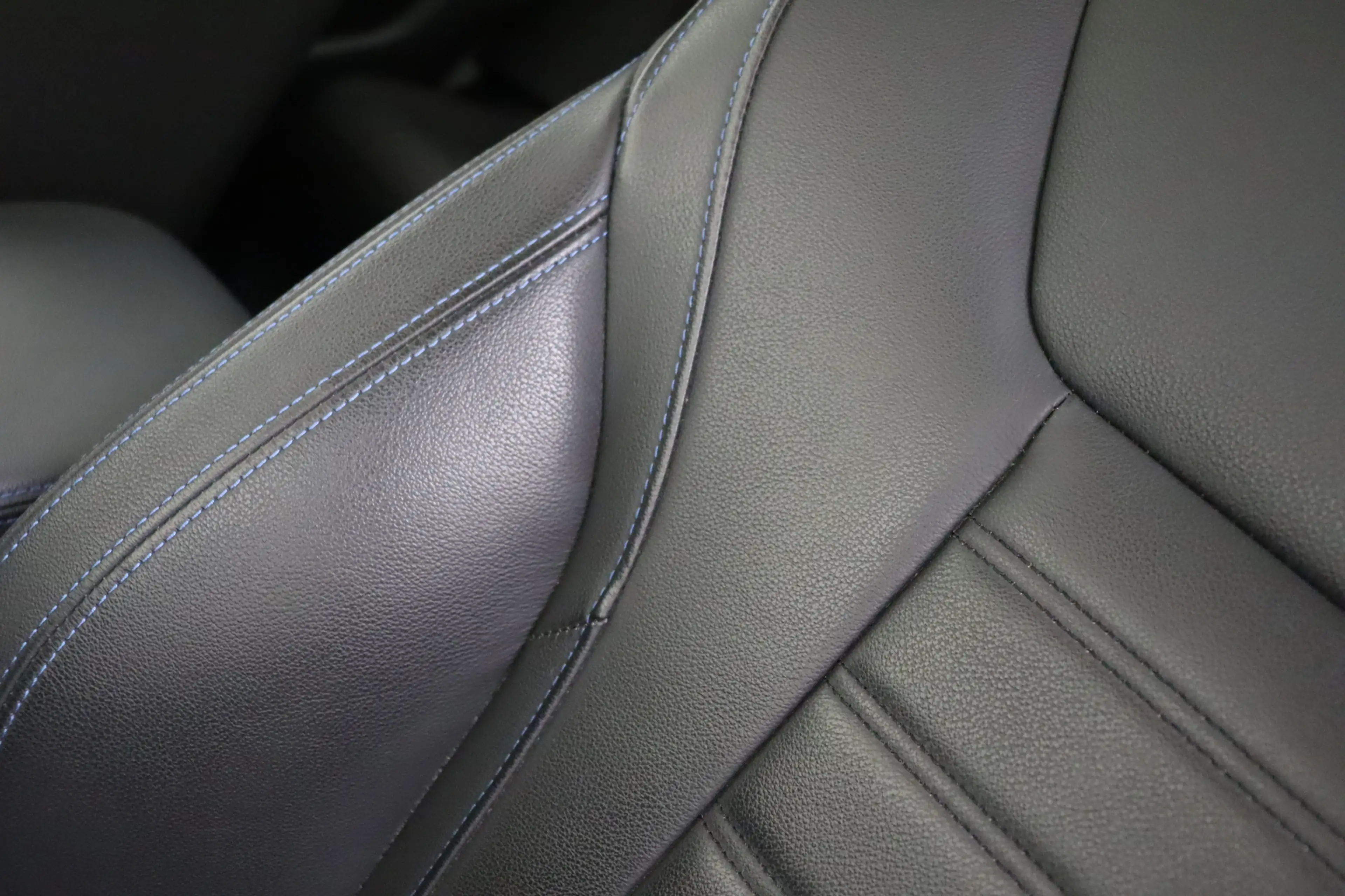 BMW iX3 High Executive / Trekhaak / Sportstoelen / Laserli — photo 9