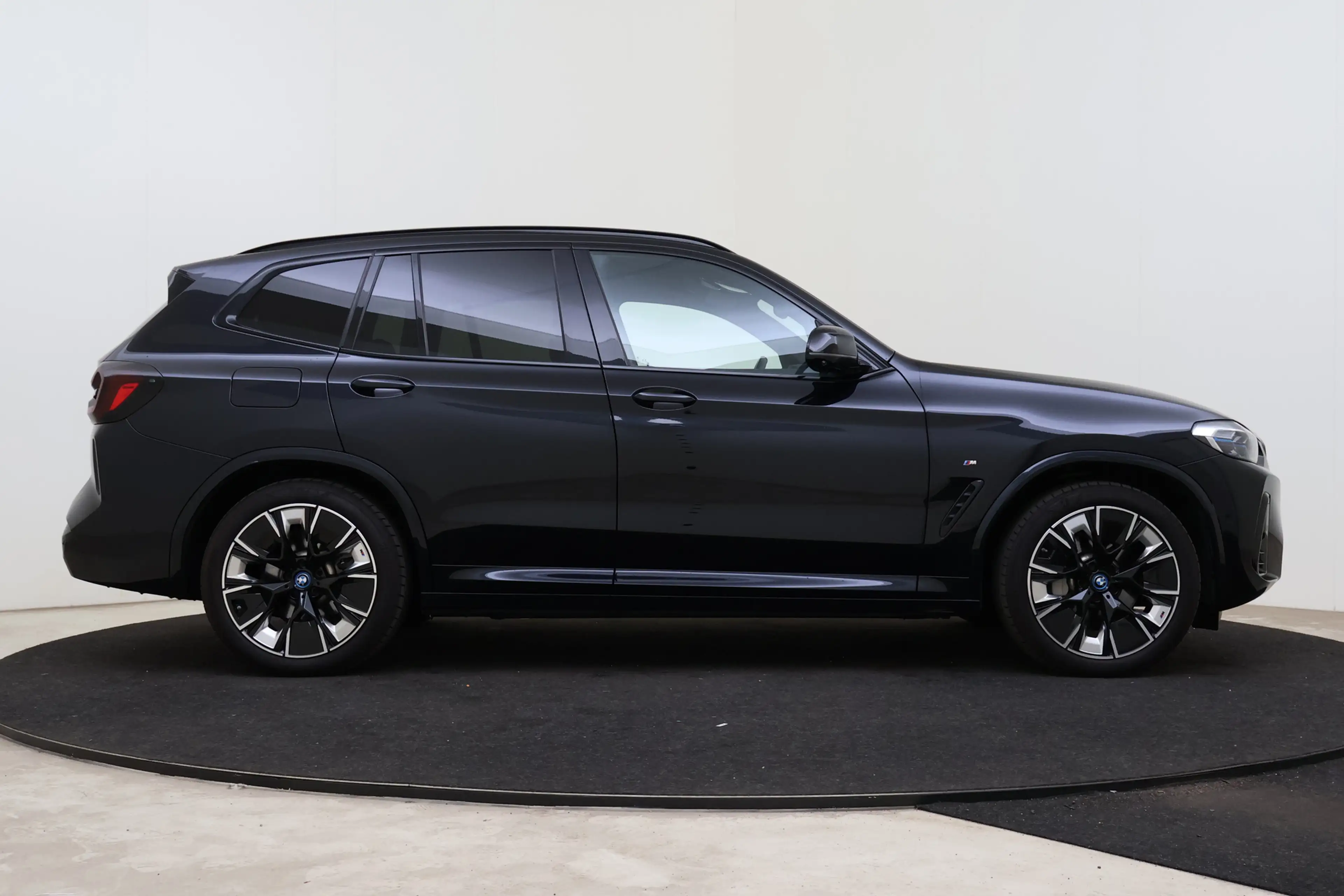 BMW iX3 High Executive / Trekhaak / Sportstoelen / Laserli — photo 7