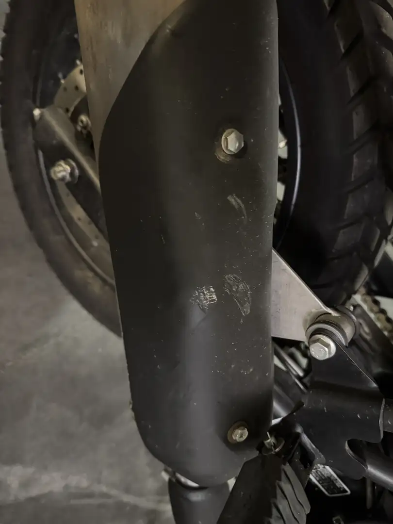 Royal Enfield Himalayan 411 Negru - 2