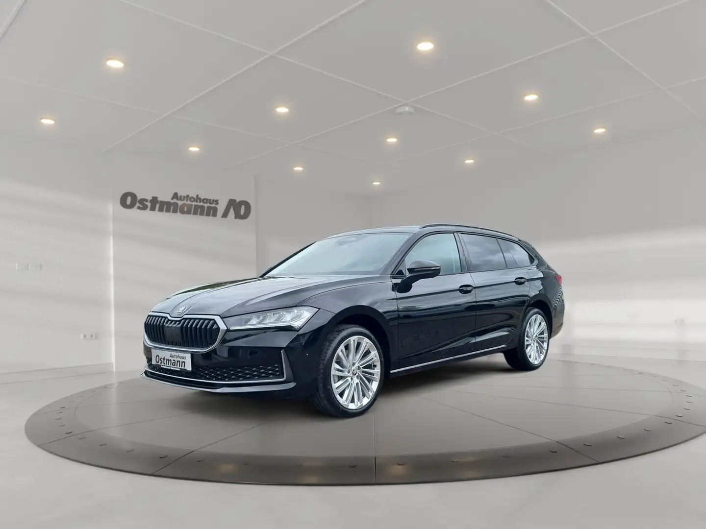 Skoda Superb Combi 110kW 1.5 TSI FLA KAM el.Heck GRA Schwarz - 1