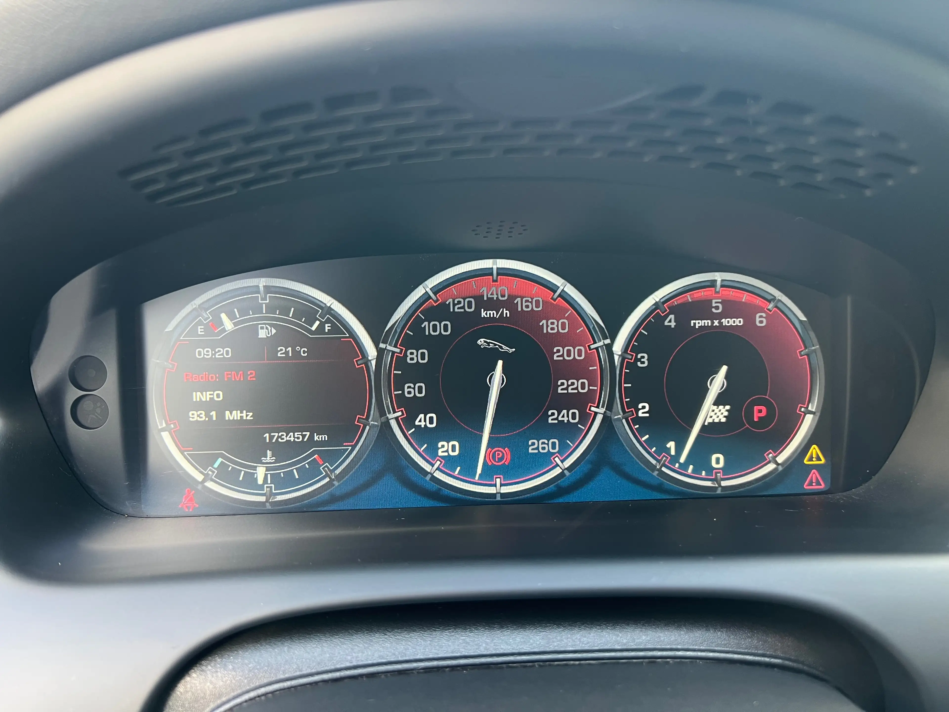 Jaguar XJ Premium Luxury — photo 13