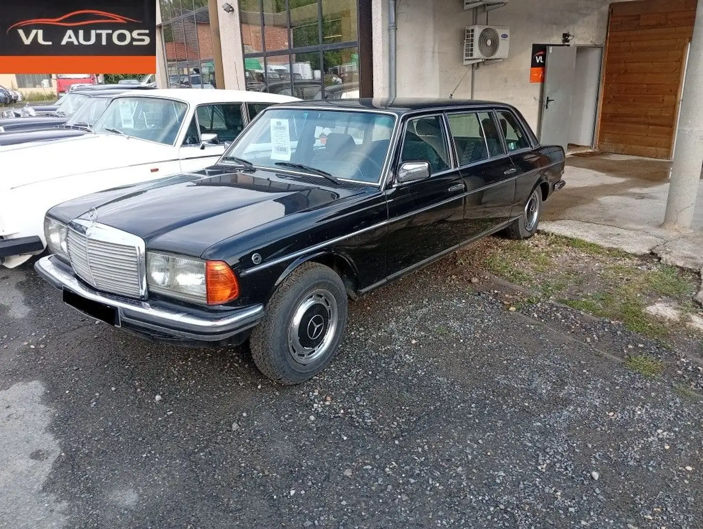 Mercedes-Benz 250 LANG PULLMANN - 1