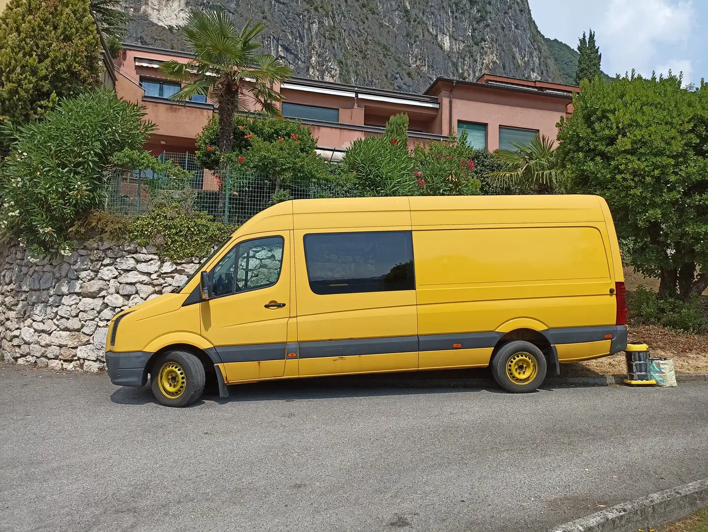 Volkswagen Crafter autocarro 2,5 TDI Giallo - 1