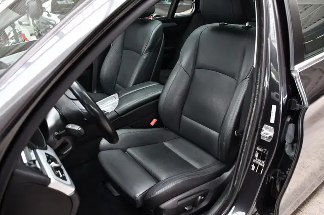 BMW 5 Series view 11