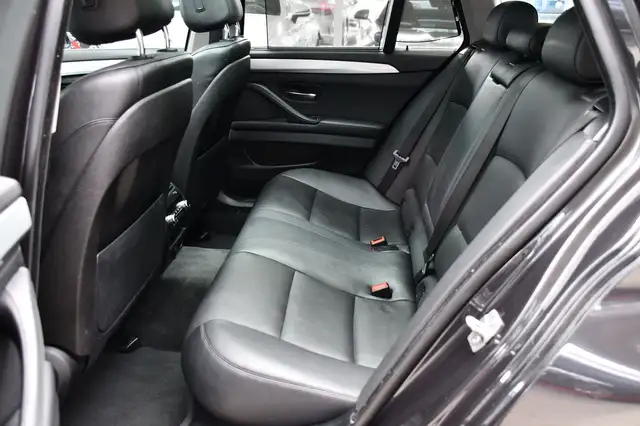 BMW 5 Series view 15