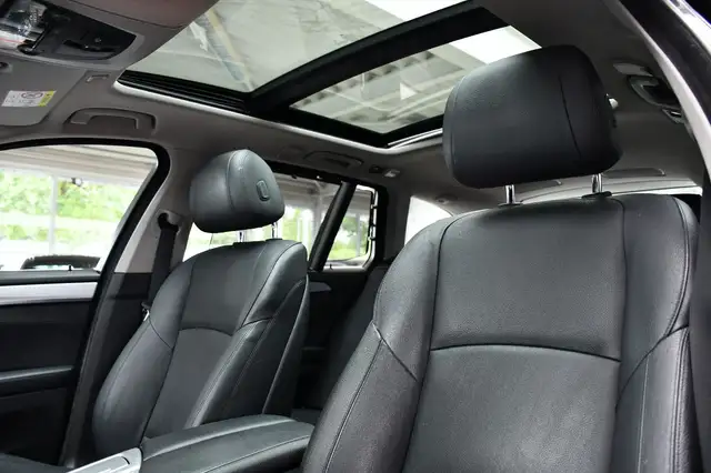 BMW 5 Series view 13