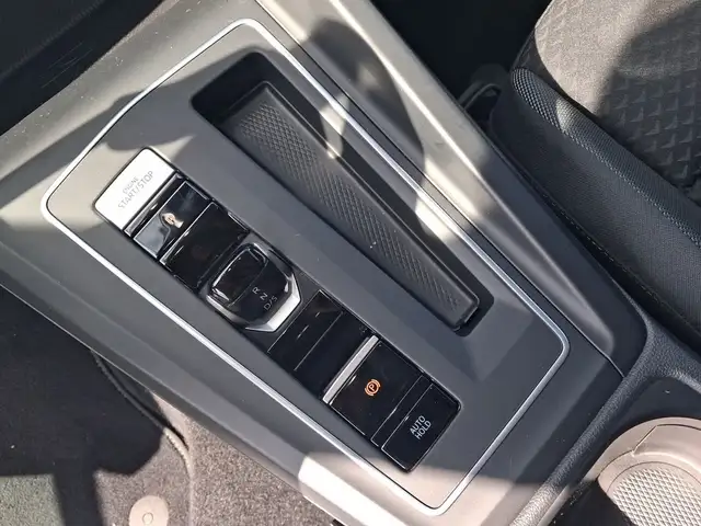 Volkswagen Golf view 11