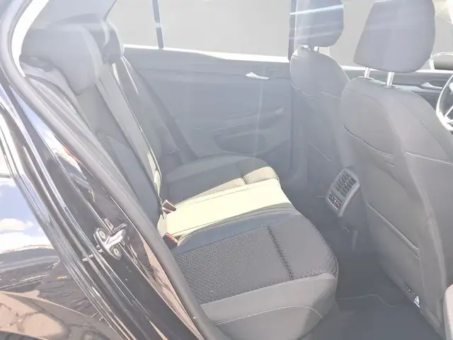 Volkswagen Golf view 6