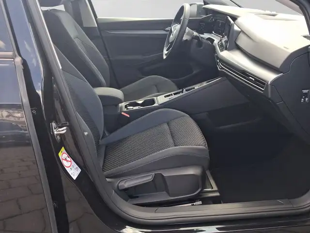 Volkswagen Golf view 4