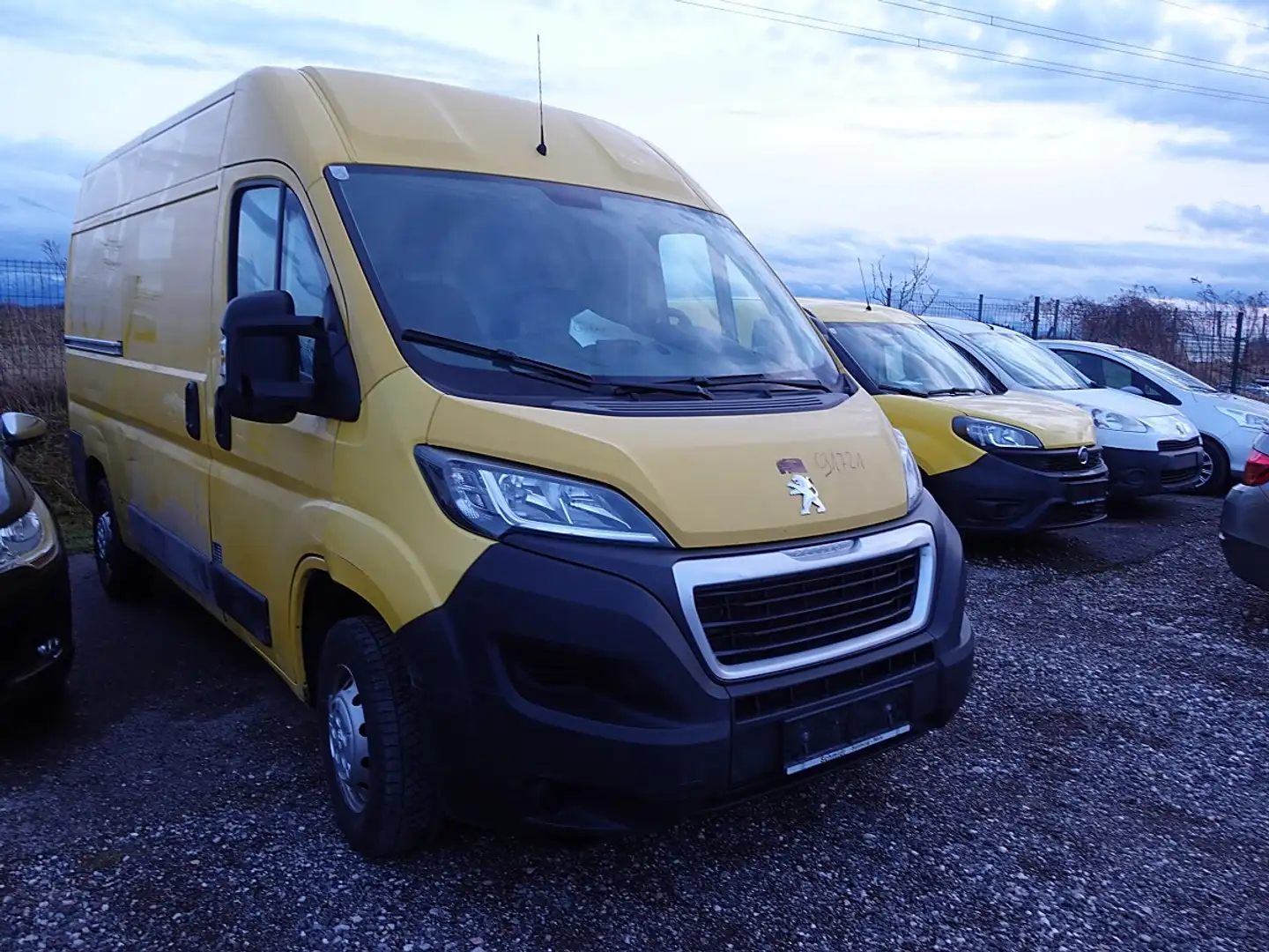 Peugeot Boxer Boxer 2,0 Euro6 Gelb - 1