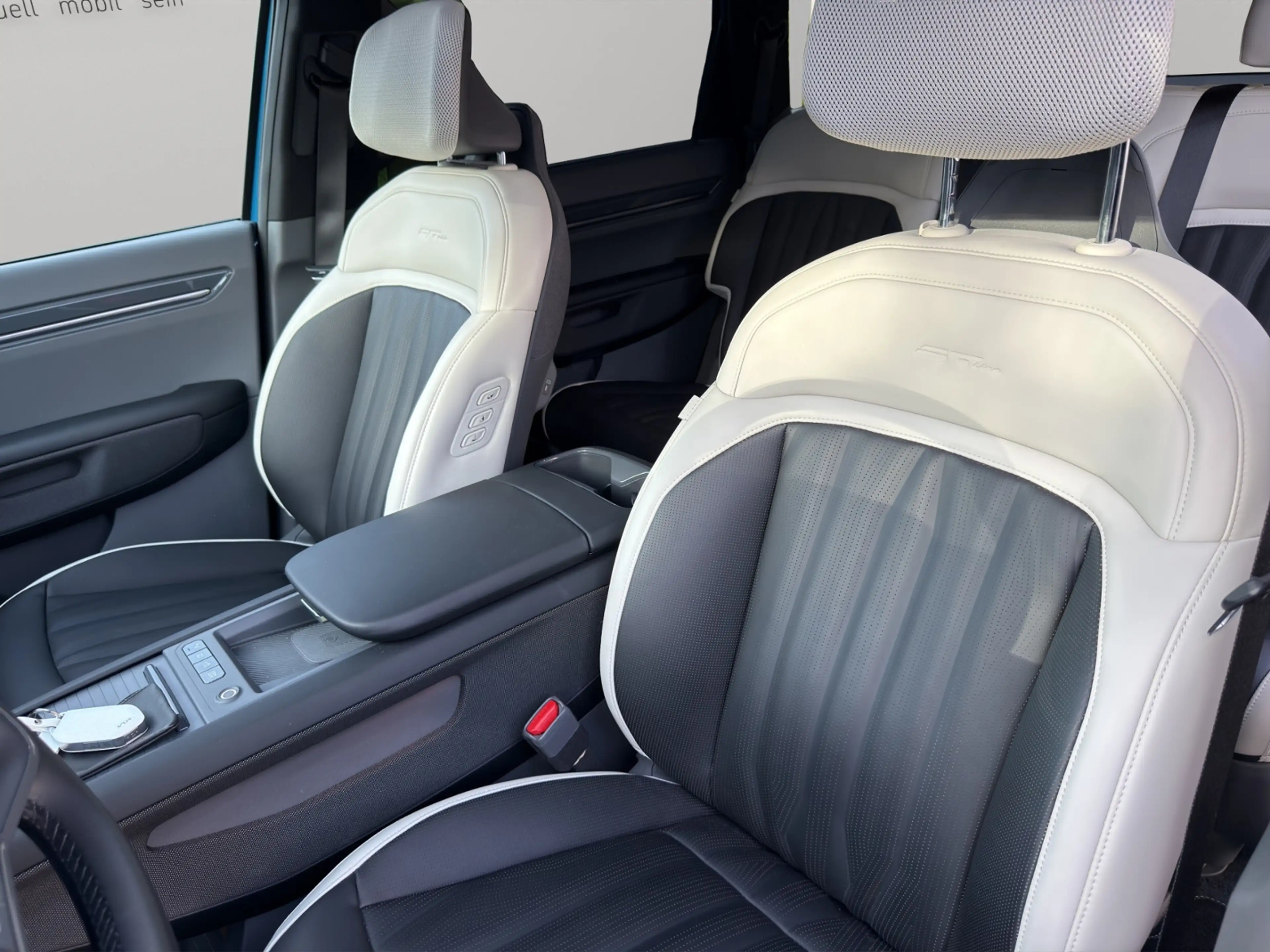 Kia EV9 GT-Line 4WD — photo 12