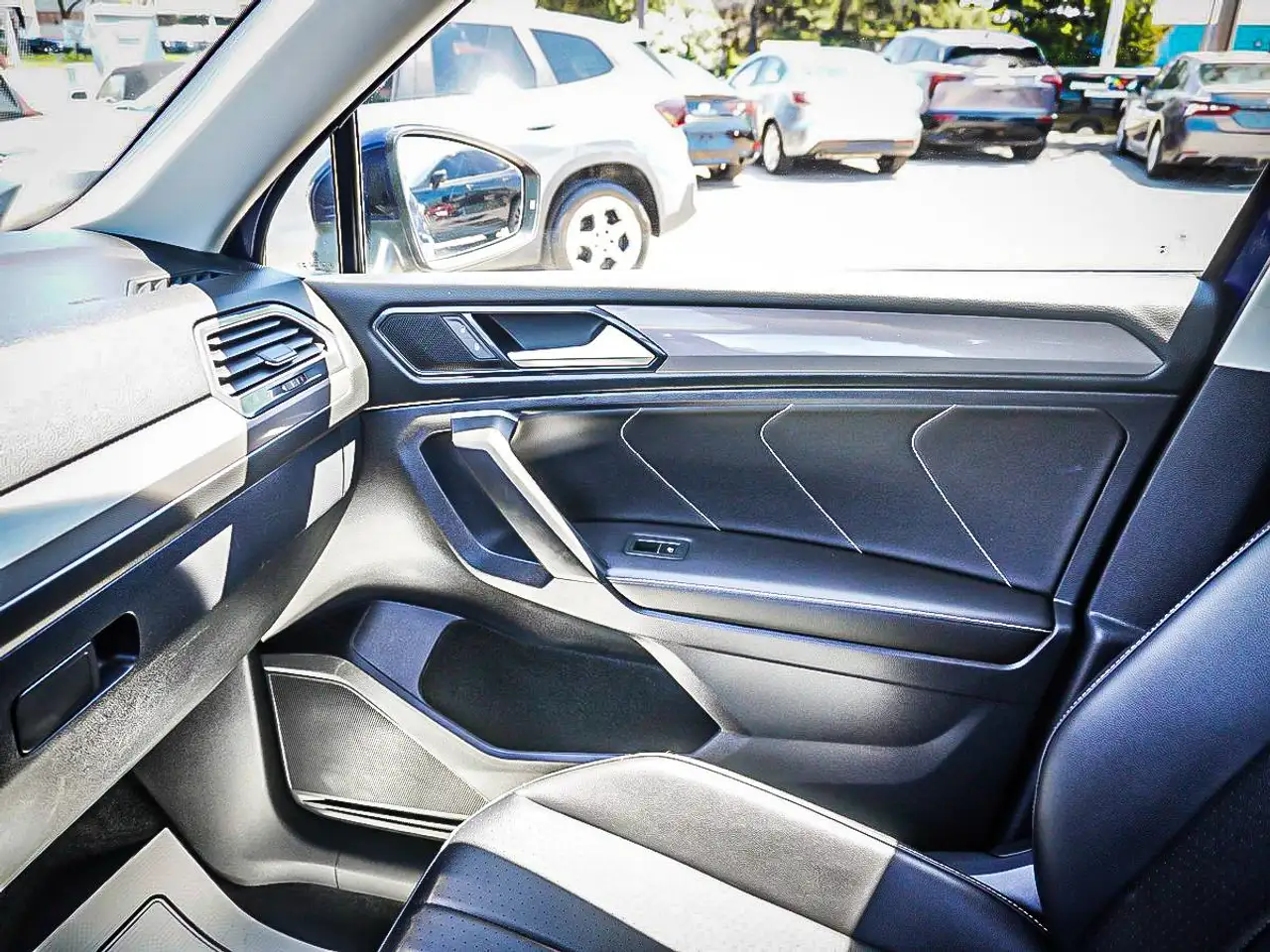 Volkswagen Tiguan снимка Volkswagen Tiguan