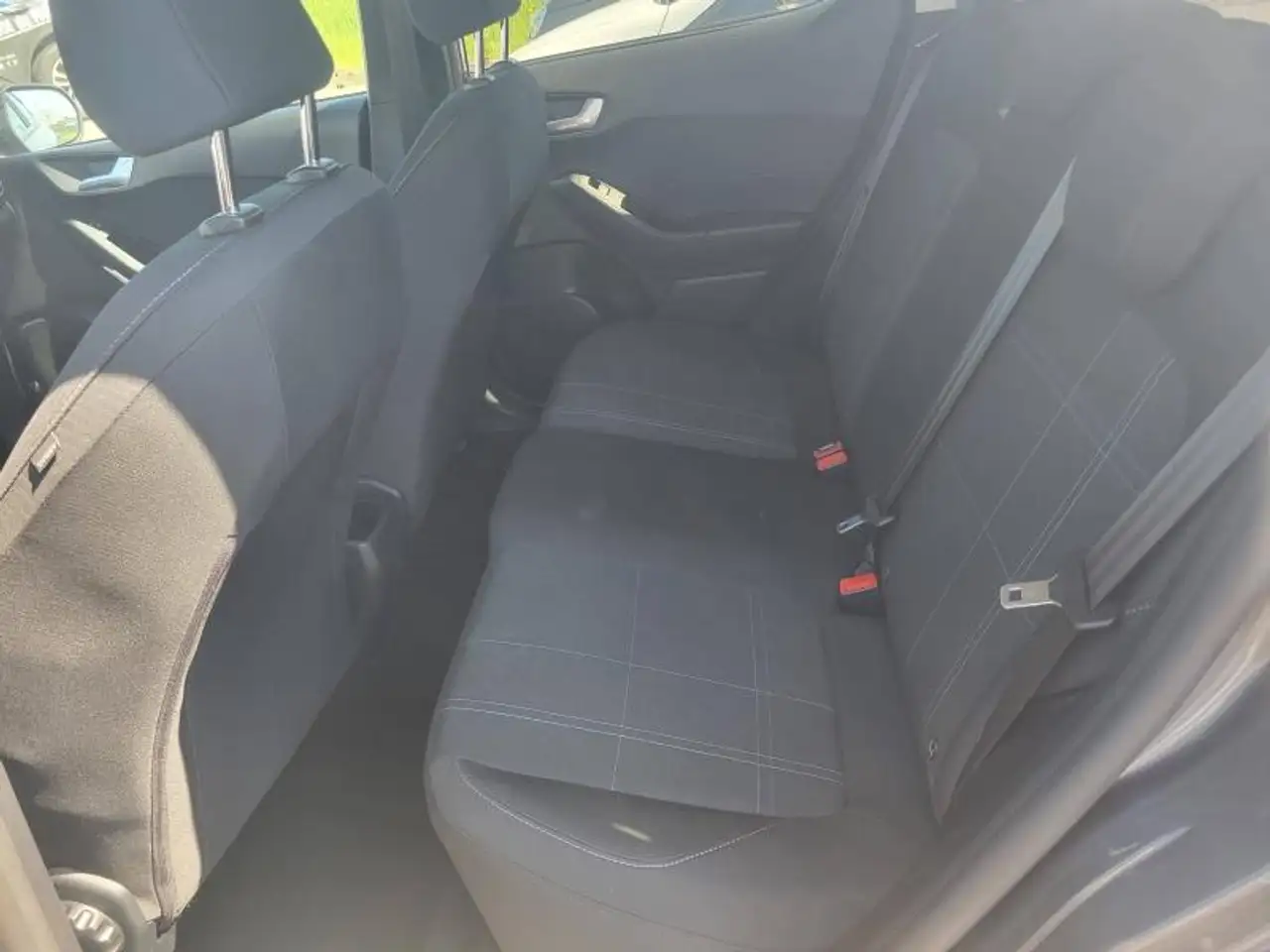 Ford Fiesta 5 portes — photo 7