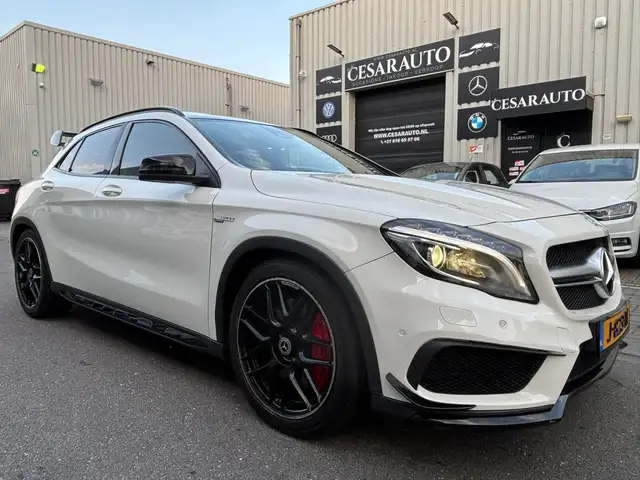 Mercedes-Benz GLA 45 AMG 4Matic Edition 1