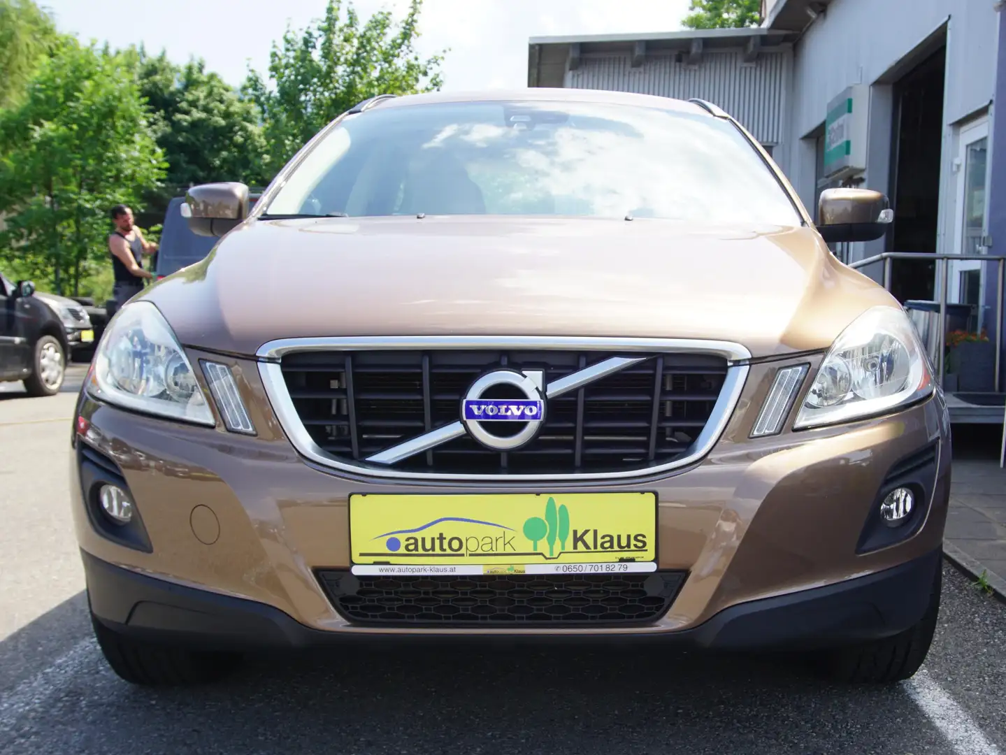 Volvo XC60 Momentum AWD Braun - 2