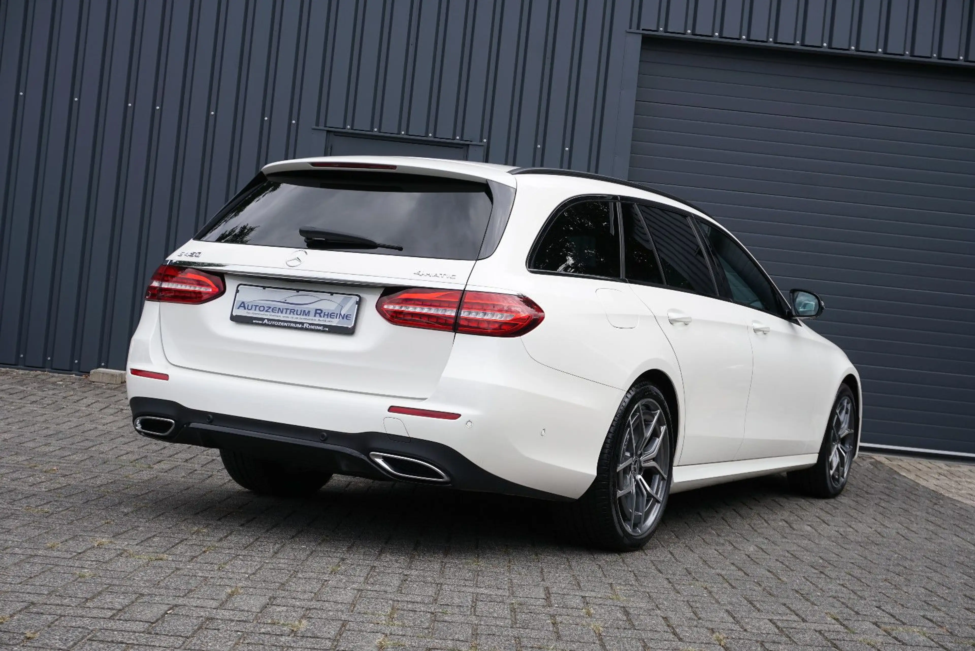 Mercedes-Benz E 450 T 4Matic AMG Night PANO ACC Multibeam 360° — photo 7