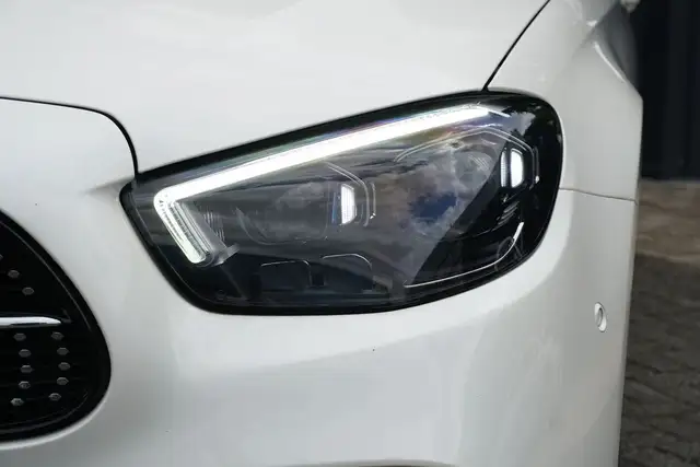 Mercedes-Benz E-Class view 10