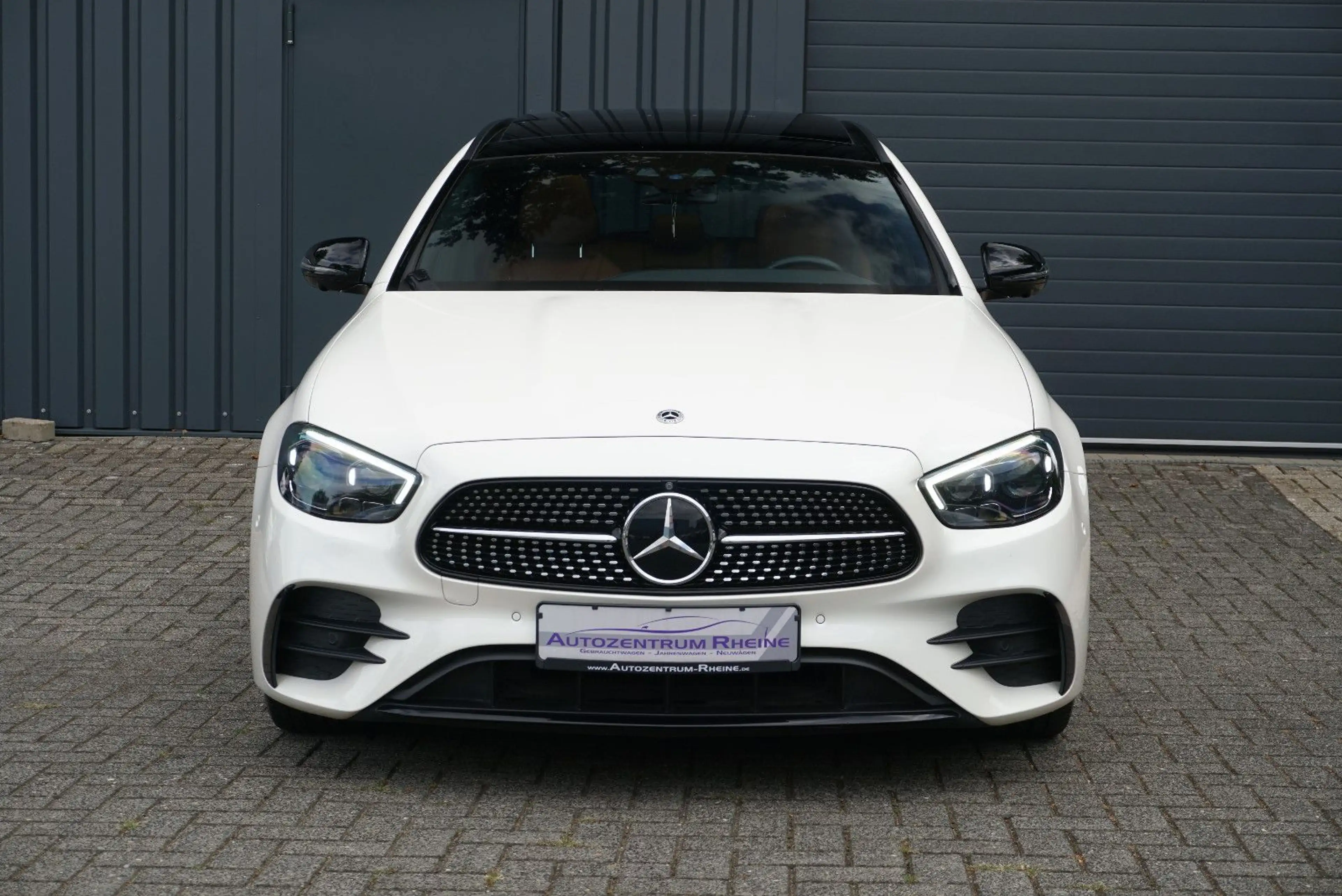 Mercedes-Benz E 450 T 4Matic AMG Night PANO ACC Multibeam 360° — photo 2